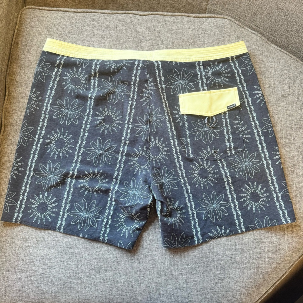 Roark Men’s “Chiller” Boardshort Board Shorts Trunks Tiare in Dark Navy - Picture 4 of 7